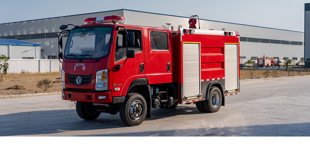 随专四驱水罐消防车图4