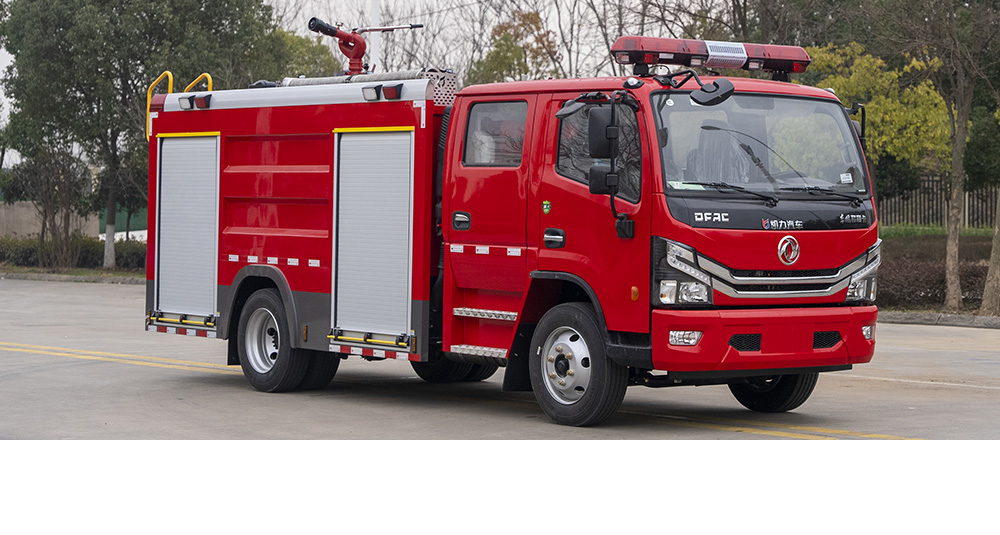 东风大多利卡外露水罐消防车图4