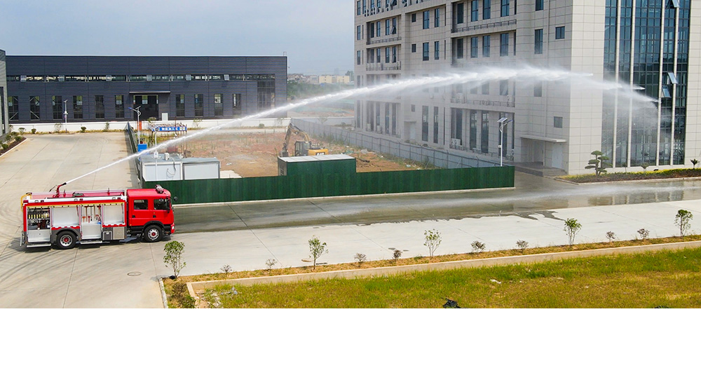 东风D9内藏水罐消防车图8