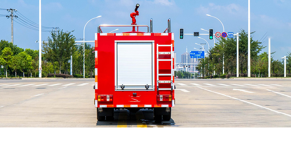 小卡之星2消防洒水车图2