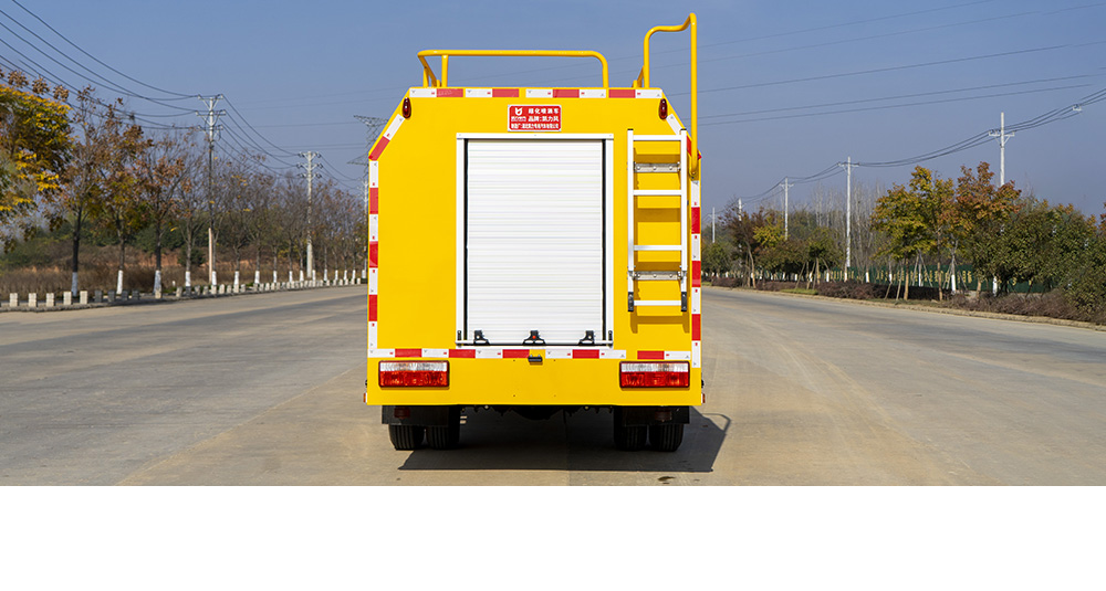 东风小多利卡双排消防洒水车图6