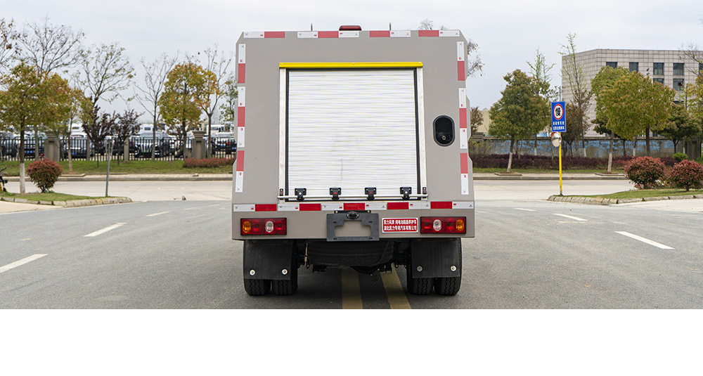 长安神骐纯电路面清洗车图8