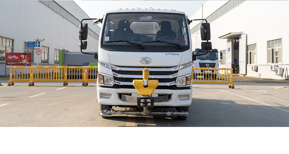 上汽跃进纯电绿化喷洒车图7