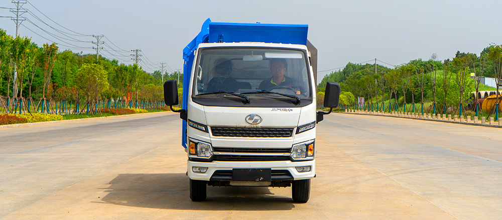 上汽跃进纯电自装卸式垃圾车图7