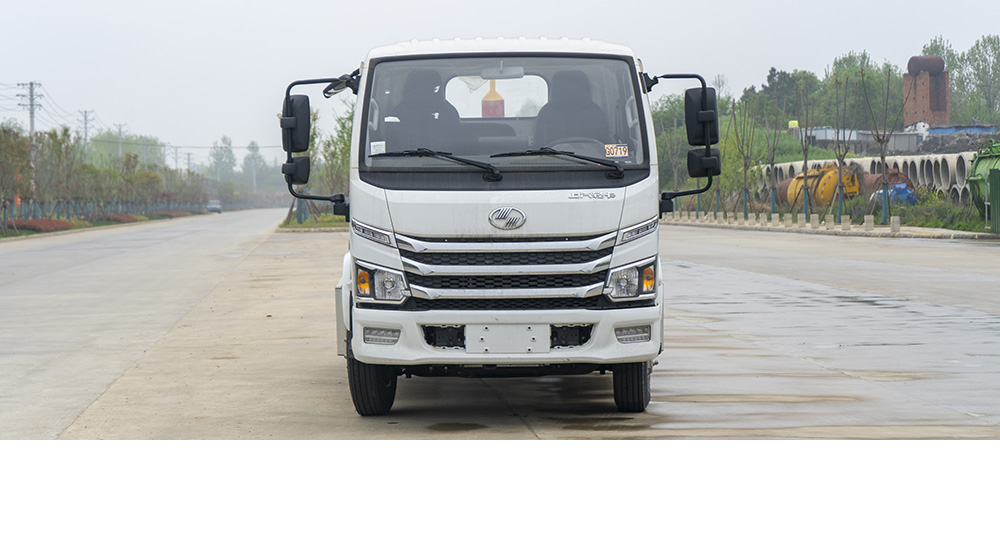 上汽跃进纯电车厢可卸式垃圾车图2