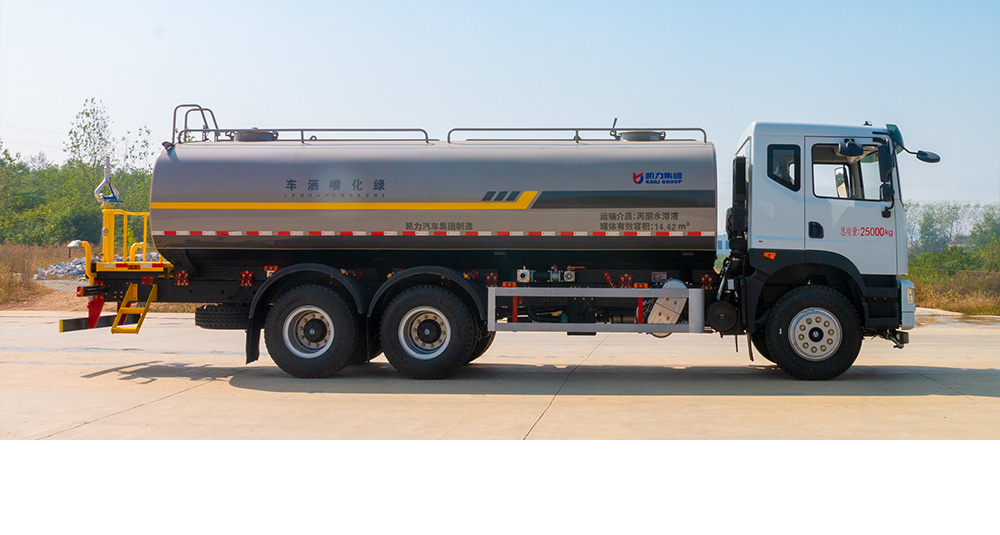 东风华神后双桥洒水车图3