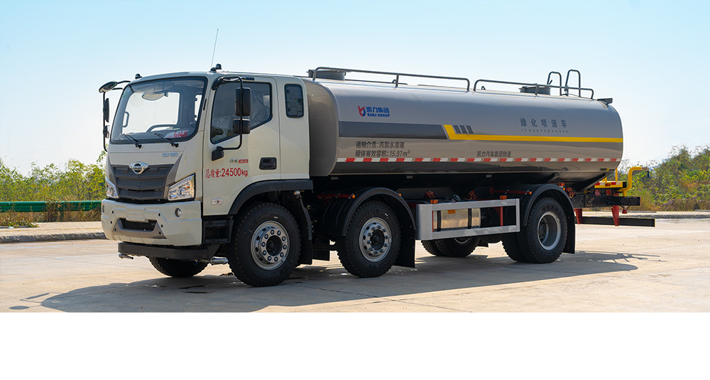 福田小三轴洒水车图2