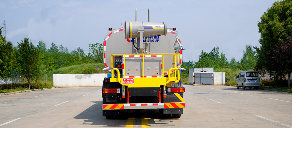 柳汽前四后八绿化喷洒车图8