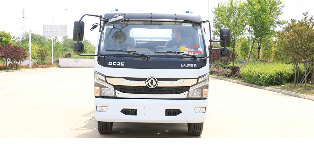 东风大多利卡摆臂式垃圾车图6