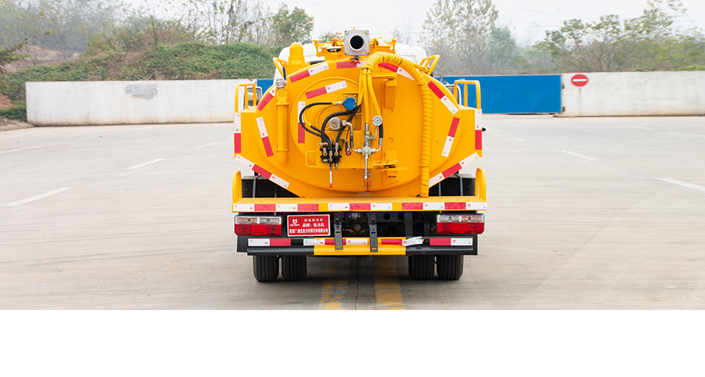 东风途逸清洗吸污车图8