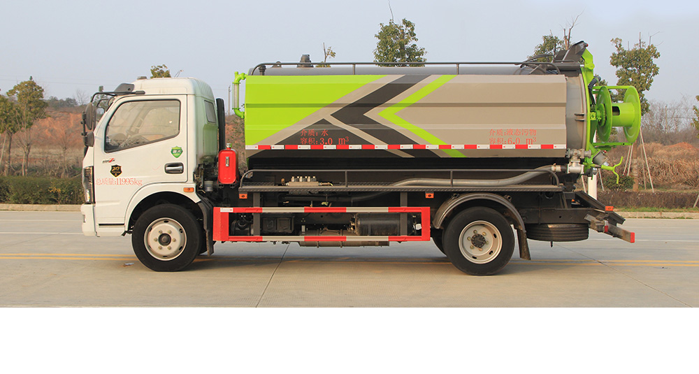 东风大多利卡清洗吸污车（方罐）图4