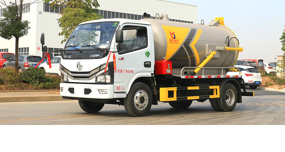 东风小多利卡吸污车图2