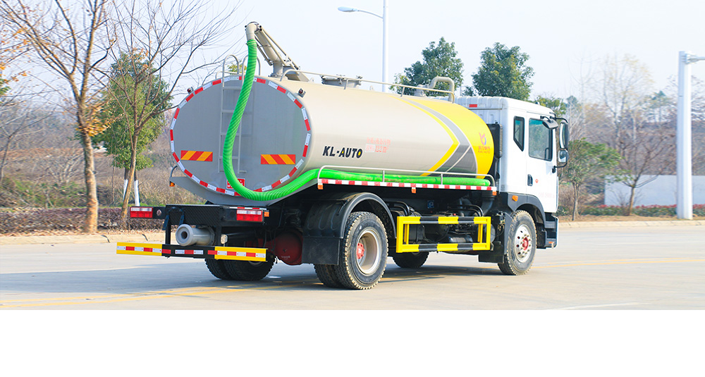 东风D9吸粪车图3