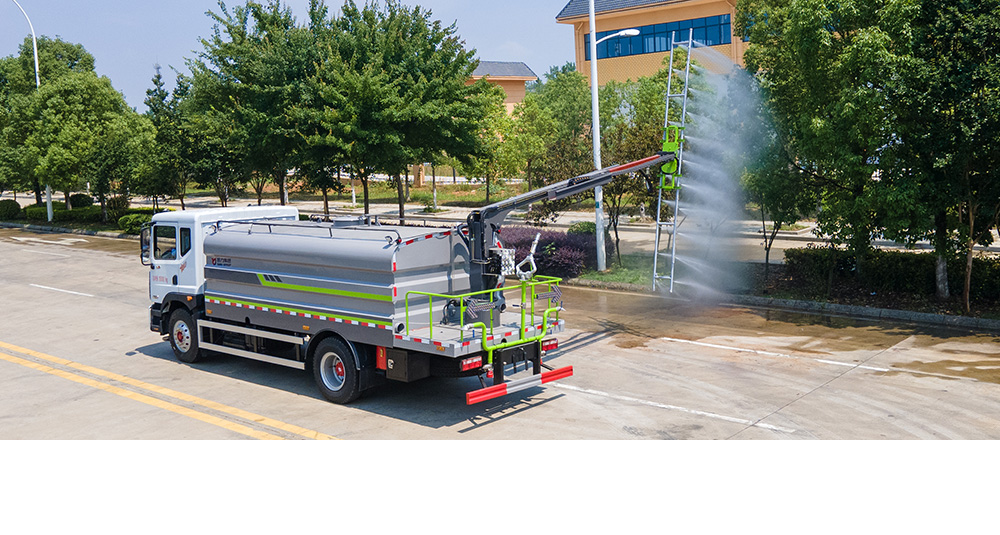 东风D9光伏清洗车图1