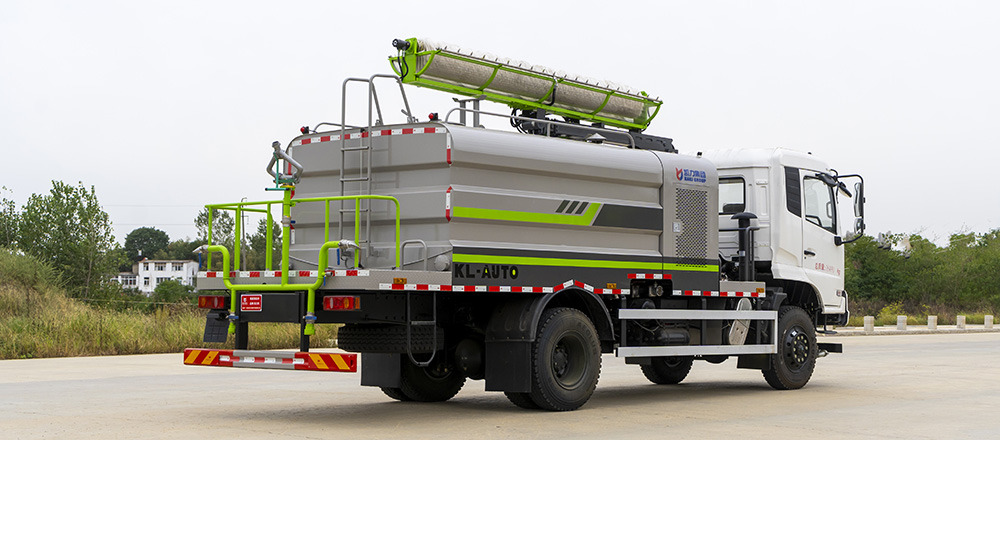 东风天锦四驱光伏清洗车图6