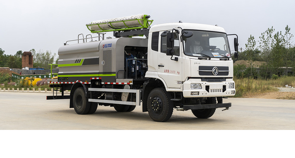 东风天锦四驱光伏清洗车图1