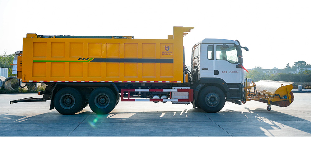 重汽后双桥除雪车图3