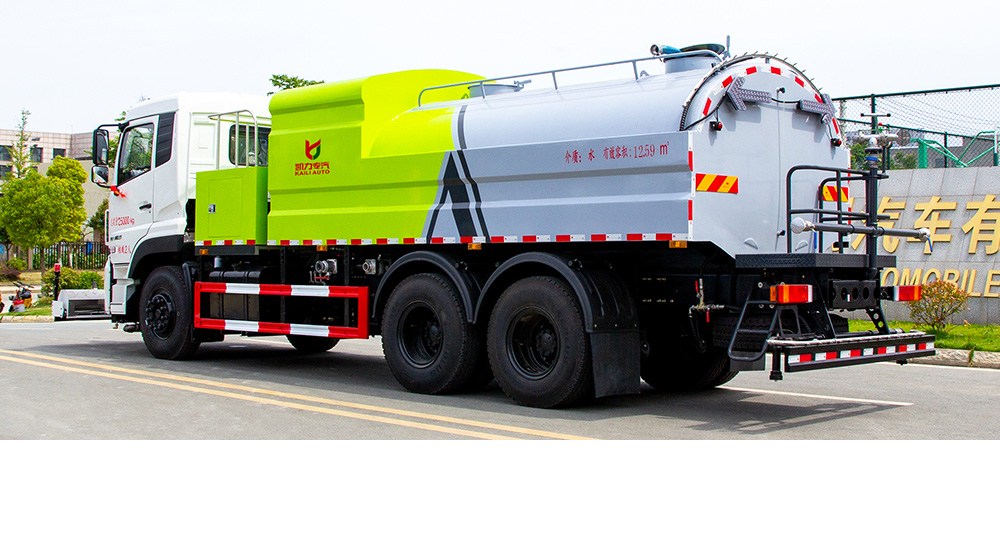 天龙路面养护车图6