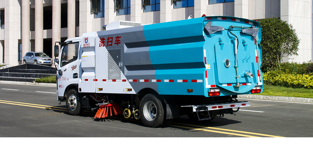 东风小多利卡洗扫车图6