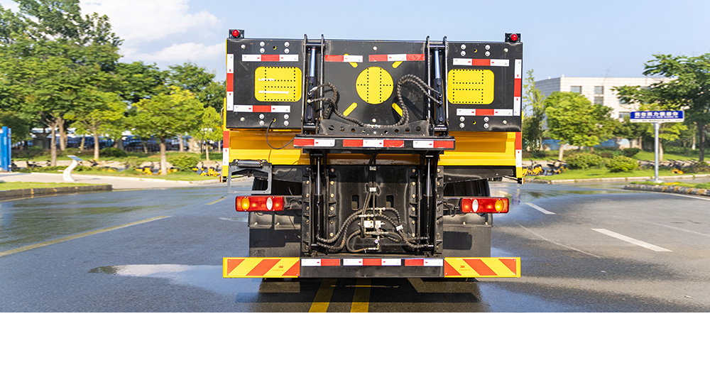 东风天锦防撞缓冲车图8