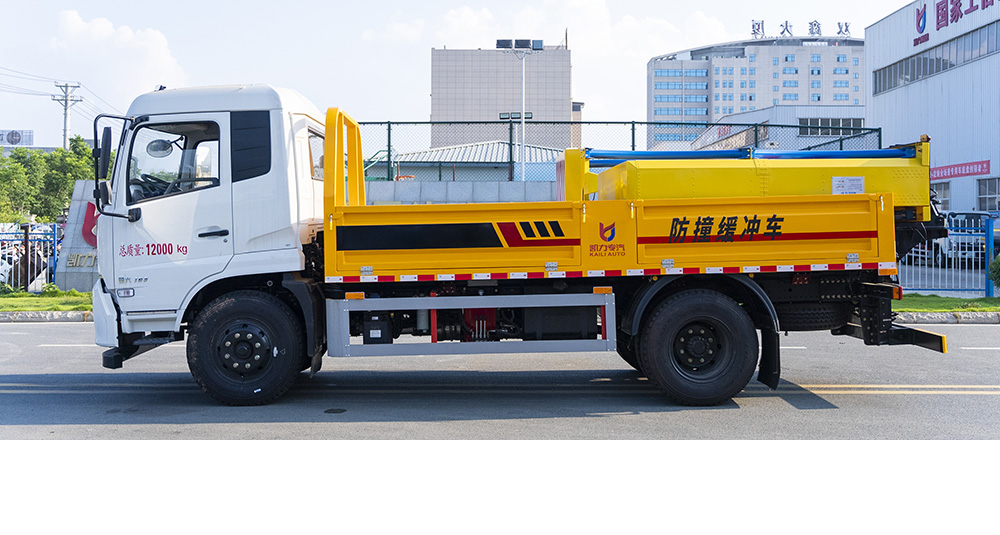 东风天锦防撞缓冲车图4