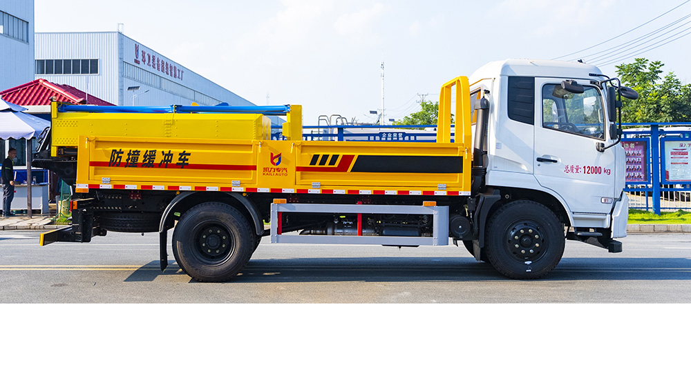 东风天锦防撞缓冲车图3